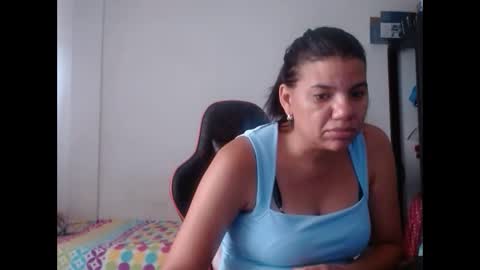 Snapshot of ariannaloovel chatting on 05/26/26, 09:44 ariannaloovel online show from 05/26/26, 09:44
