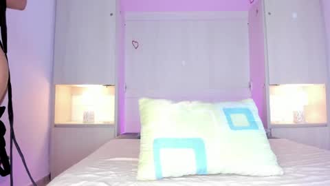 Snapshot of ariannavega_ chatting on 05/08/26, 11:37 ariannavega_ online show from 05/08/26, 11:37