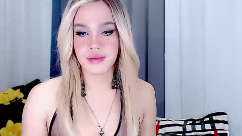Snapshot of arianne_xoxo777 chatting on 02/26/25, 06:15 ARIANNE CUMS online show from 02/26/25, 06:15