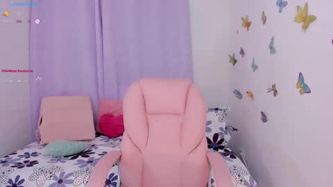 ariannna08_ online show from 12/17/24, 07:29