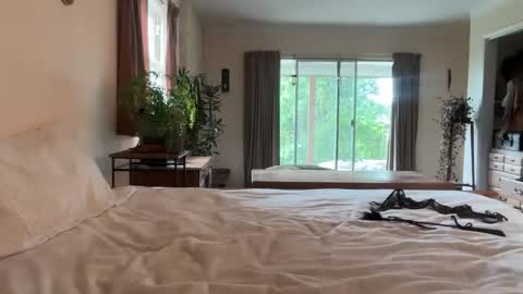 Aria  online show from 05/14/26, 07:31