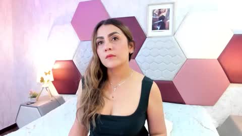 aria online show from 04/25/26, 06:05