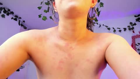 Snapshot of ariarouse chatting on 12/16/25, 02:16 Arianna Rouse online show from 12/16/25, 02:16