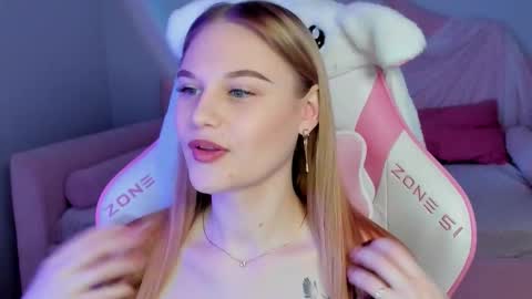 Aria online show from 11/25/25, 05:46