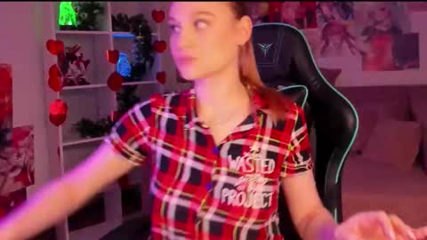 Aria online show from 12/14/25, 09:25