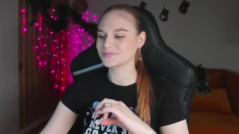 Aria online show from 12/22/25, 05:32