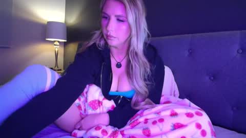 Snapshot of ariawoods chatting on 01/18/26, 01:53 Aria Woods online show from 01/18/26, 01:53