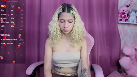 Ari Bunnie  online show from 11/08/25, 08:51