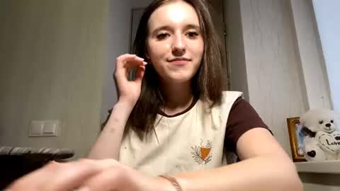 Mia online show from 07/08/26, 05:50