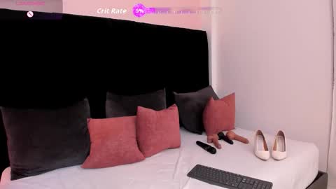 Snapshot of ariel_jonnes chatting on 11/15/25, 10:26 Ariel online show from 11/15/25, 10:26