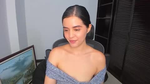 Snapshot of ariel_pinkdiamond chatting on 11/02/25, 12:24 Ariel Pink Diamond online show from 11/02/25, 12:24