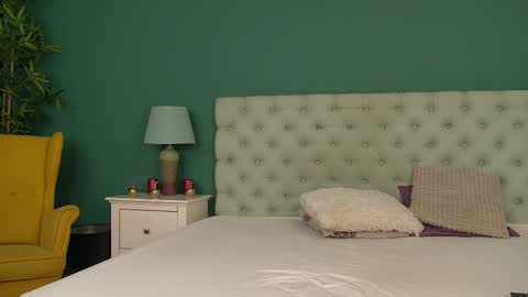 Snapshot of ariel_quinn chatting on 02/14/25, 01:08 Ariel online show from 02/14/25, 01:08