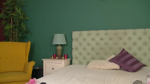 Snapshot of ariel_quinn chatting on 02/16/25, 07:38 Ariel online show from 02/16/25, 07:38