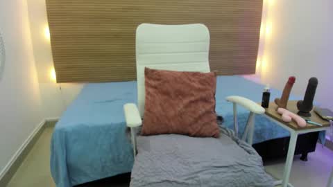 Snapshot of ariela__ chatting on 02/12/25, 04:33 ariela__ online show from 02/12/25, 04:33