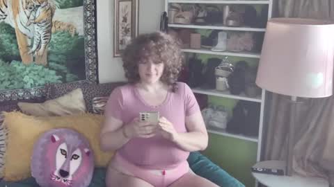 Arielle Ari online show from 10/14/25, 06:42