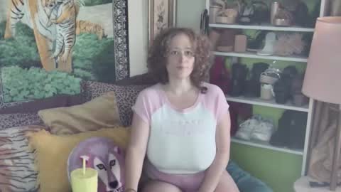 Arielle Ari online show from 10/16/25, 05:36