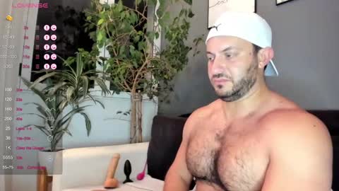 Ariel online show from 12/12/24, 03:54