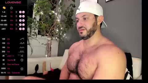 Ariel online show from 12/22/24, 04:50