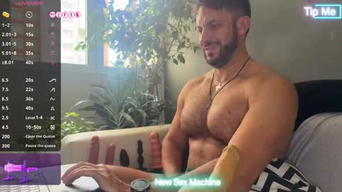 Ariel online show from 01/11/26, 02:33