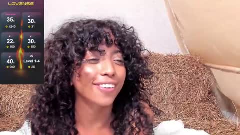 Snapshot of ariella_ruiz chatting on 01/28/25, 06:49 A R I online show from 01/28/25, 06:49