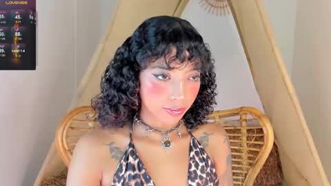 Snapshot of ariella_ruiz chatting on 09/14/25, 02:54 A R I online show from 09/14/25, 02:54