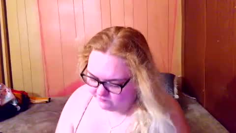 Snapshot of ariellejade06 chatting on 06/10/26, 09:19 ariellejade06 online show from 06/10/26, 09:19
