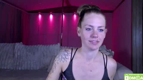 Arielle NDour online show from 02/10/25, 04:19