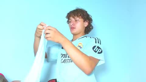 Ariel Aoir online show from 04/18/26, 12:03