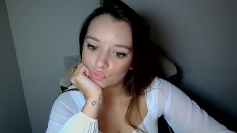 Ariel online show from 09/16/25, 01:56