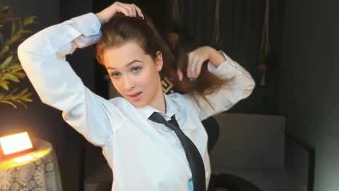 Snapshot of arielsykes chatting on 11/07/25, 05:57 arielsykes online show from 11/07/25, 05:57