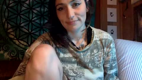 ariel  colin when hes here online show from 03/11/25, 12:33