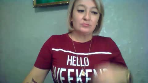 Snapshot of arielxloveresss chatting on 10/19/25, 06:58 ArielXLoveresss online show from 10/19/25, 06:58