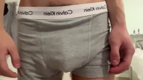 Snapshot of ariestwink chatting on 10/14/25, 03:35 Aries Twink online show from 10/14/25, 03:35