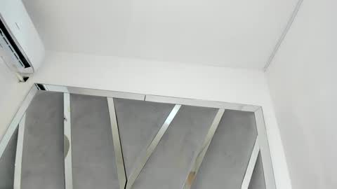 Snapshot of ariht chatting on 12/20/24, 02:41 ariht online show from 12/20/24, 02:41