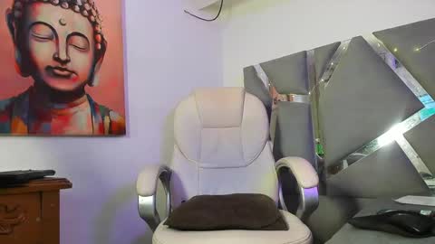 ari 3 online show from 01/30/25, 03:44