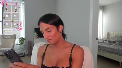 Snapshot of ariia1_ chatting on 09/20/25, 05:36 Aria online show from 09/20/25, 05:36