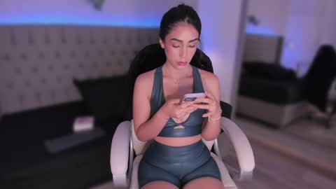 AriKohler online show from 12/26/24, 07:05