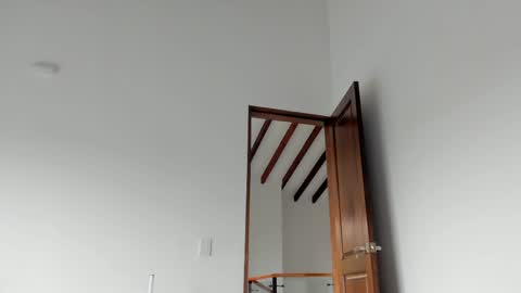 Ari online show from 04/16/26, 01:45