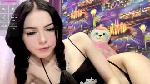 Snapshot of arina_rose chatting on 12/18/24, 06:32 Arinka online show from 12/18/24, 06:32