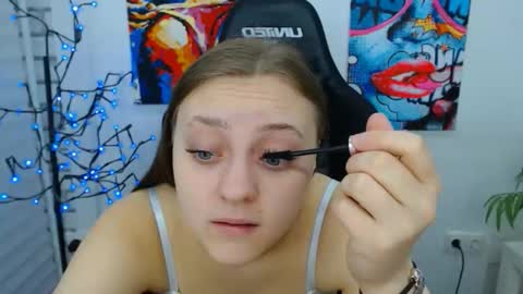 arinabelle online show from 11/27/25, 12:46