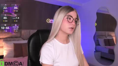 Ari  online show from 10/10/25, 11:04