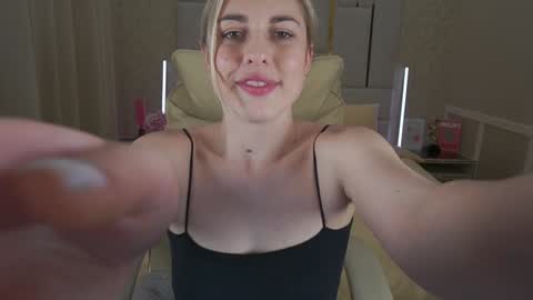 Snapshot of arishkalulu chatting on 01/17/25, 11:27 Arishka online show from 01/17/25, 11:27