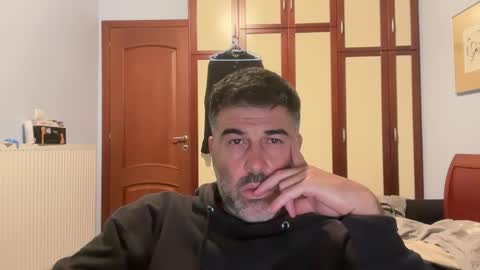 Snapshot of aristotelis_onassis chatting on 11/02/25, 11:18 share online show from 11/02/25, 11:18