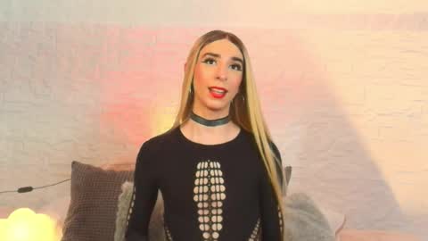 Snapshot of arivega chatting on 05/07/26, 02:50 Nice to meet you thumb up me please its important I LOOK MY BIO DOWN online show from 05/07/26, 02:50