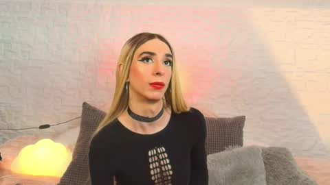 Snapshot of arivega chatting on 05/07/26, 02:55 Nice to meet you thumb up me please its important I LOOK MY BIO DOWN online show from 05/07/26, 02:55