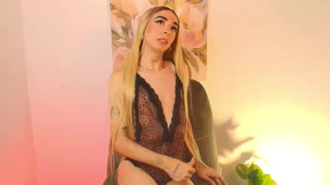 Snapshot of arivega chatting on 05/12/26, 04:20 Nice to meet you thumb up me please its important I LOOK MY BIO DOWN online show from 05/12/26, 04:20