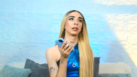 Snapshot of arivega chatting on 05/17/26, 05:16 Nice to meet you thumb up me please its important I LOOK MY BIO DOWN online show from 05/17/26, 05:16