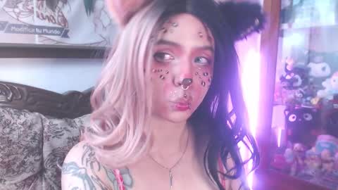 Snapshot of ariyokai chatting on 10/19/25, 08:31 ariyokai online show from 10/19/25, 08:31