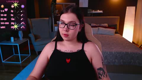 Snapshot of arizonaa_muse chatting on 12/06/24, 03:33 Astrid online show from 12/06/24, 03:33