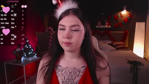 Snapshot of arizonaa_muse chatting on 12/18/24, 12:29 Astrid online show from 12/18/24, 12:29